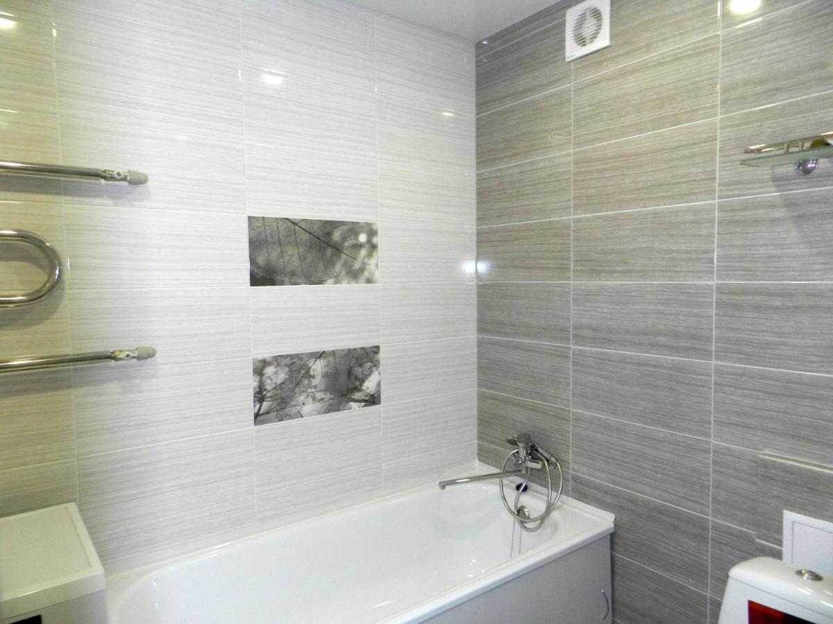 Zaporizhia 3-Room Apartment Near Inturist On Sobornyi Avenue 156, By Grandhome المظهر الخارجي الصورة