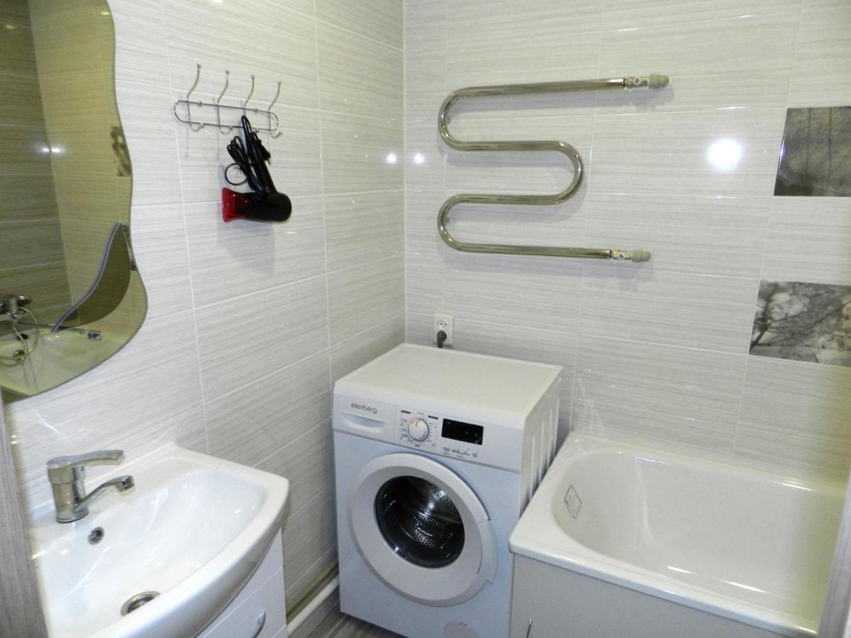 Zaporizhia 3-Room Apartment Near Inturist On Sobornyi Avenue 156, By Grandhome المظهر الخارجي الصورة