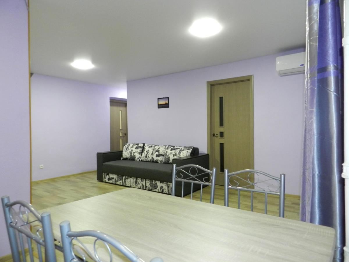 Zaporizhia 3-Room Apartment Near Inturist On Sobornyi Avenue 156, By Grandhome المظهر الخارجي الصورة